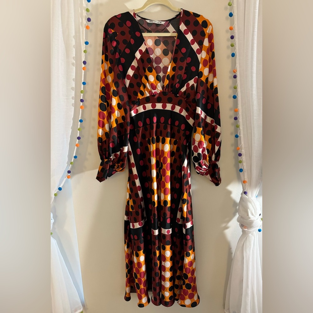 Zara maxi dress. V neck with cuffed sleeves